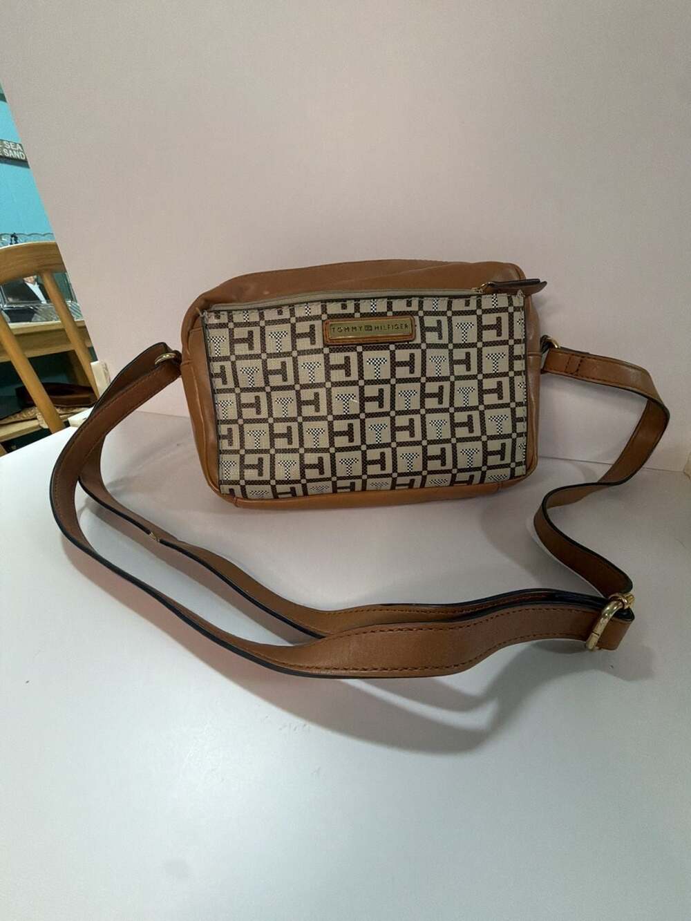 Tommy Hilfiger Naomi II Monogram Camera Crossbody Bag - Picture 1 of 3